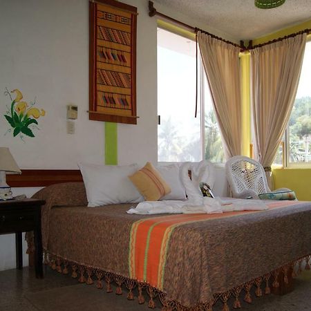 Hotel La Cabana Puerto Ángel エクステリア 写真