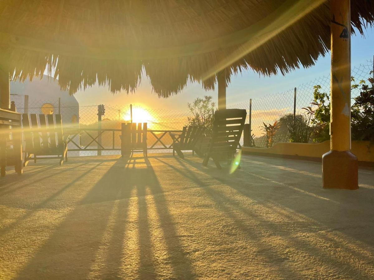 Hotel La Cabana Puerto Ángel エクステリア 写真