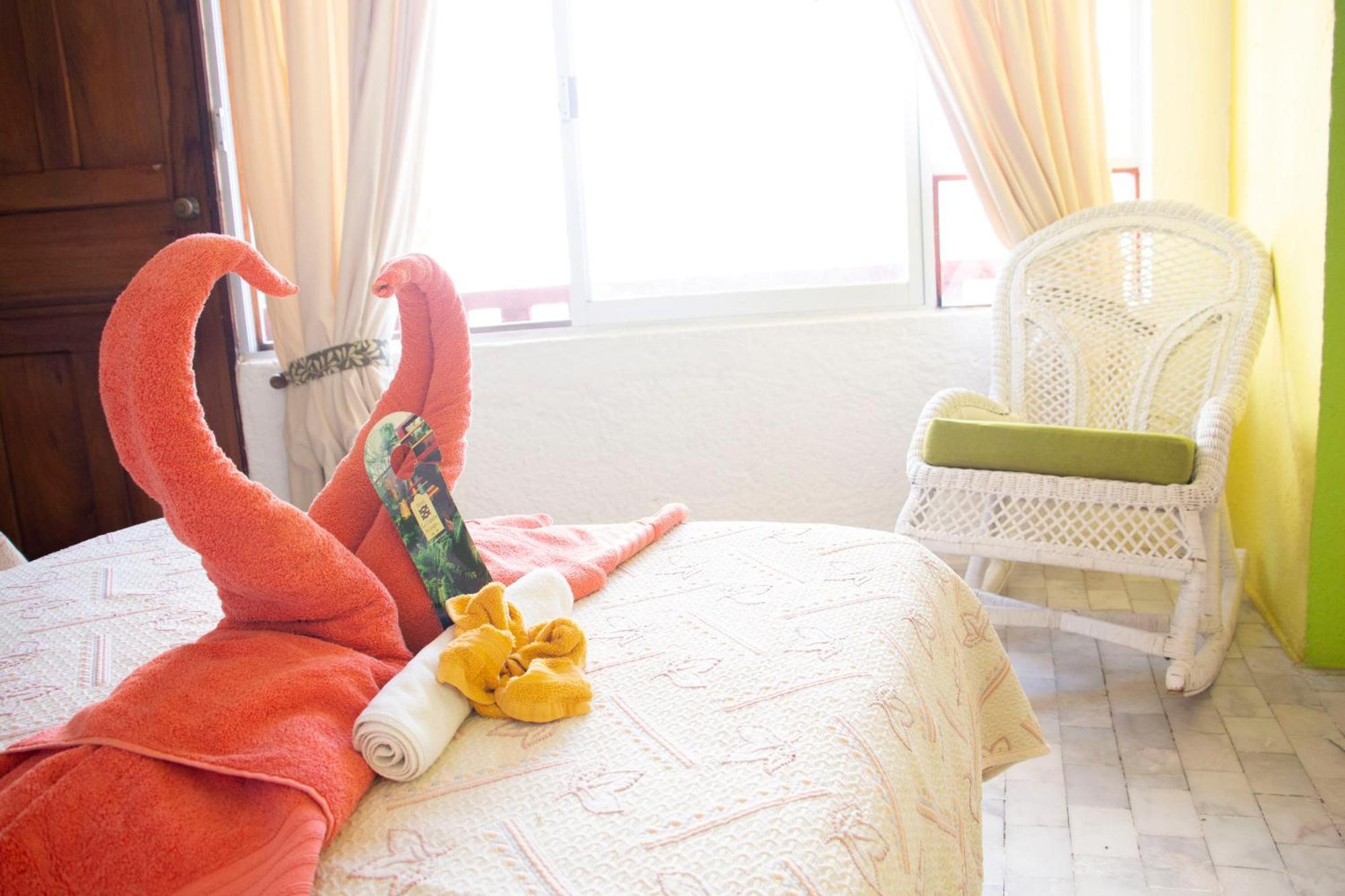 Hotel La Cabana Puerto Ángel エクステリア 写真