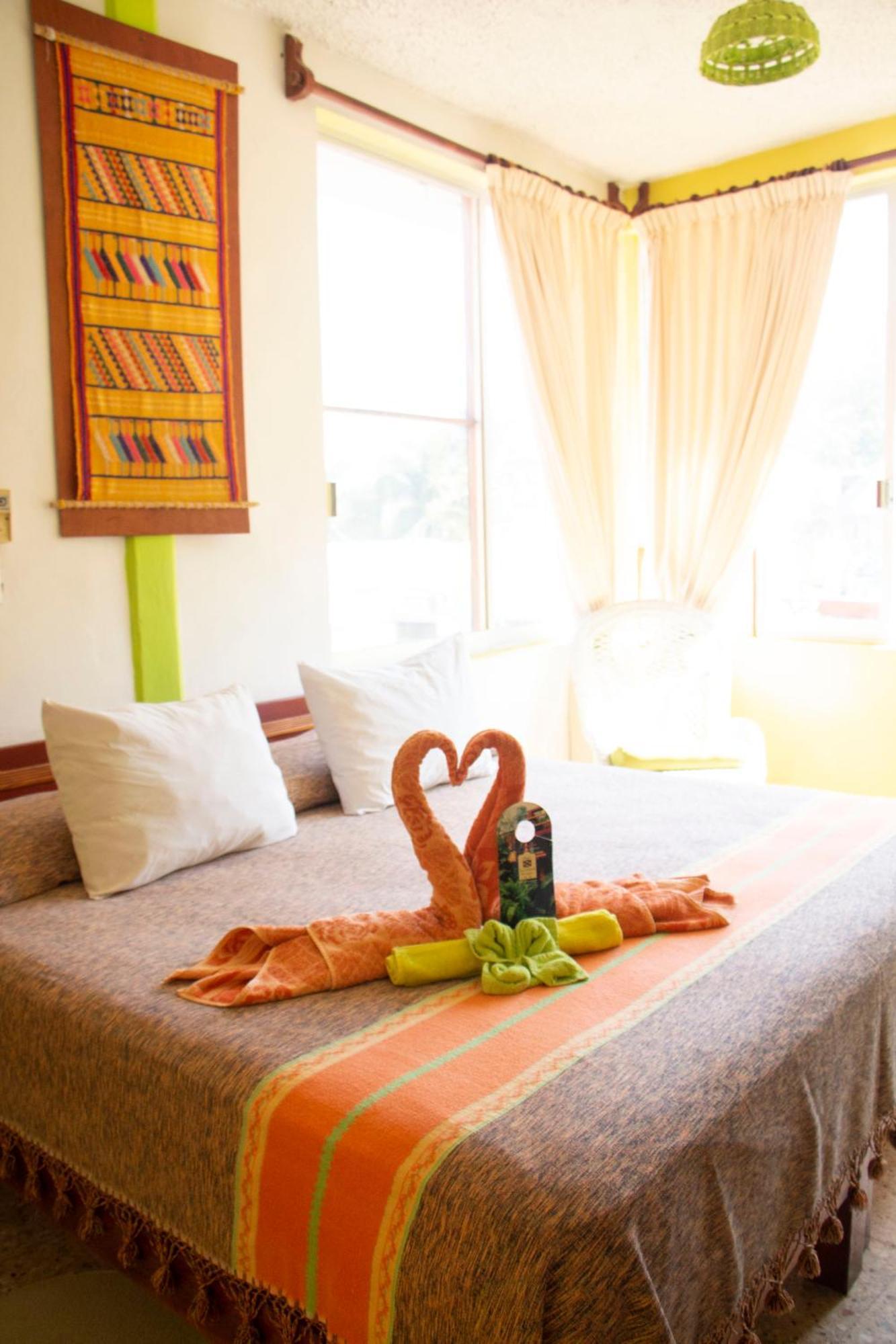 Hotel La Cabana Puerto Ángel エクステリア 写真