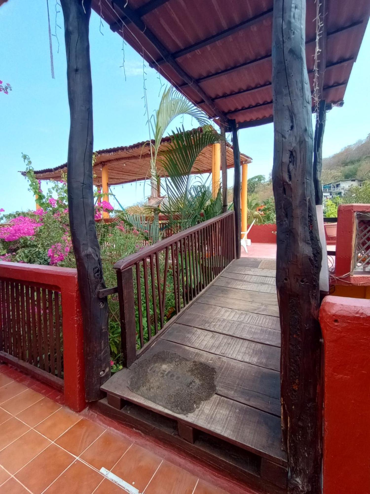 Hotel La Cabana Puerto Ángel エクステリア 写真